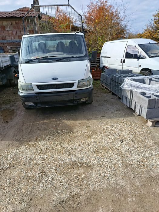 Форд Транзит цял на части