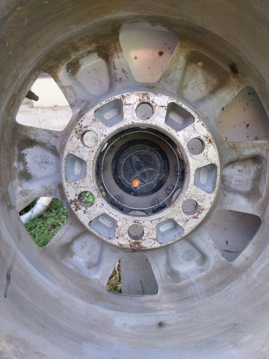 255 70 15 джанти за Toyota Hilux и Land Cruiser.