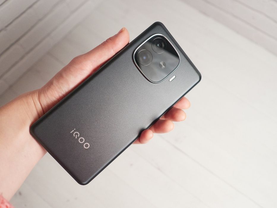 На продаже iQOO Z9