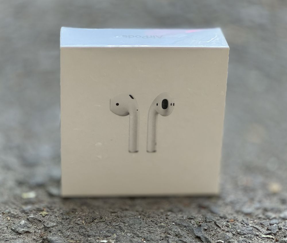 НОВО!!! Безжични слушалки Apple AirPods 2 Generation, White