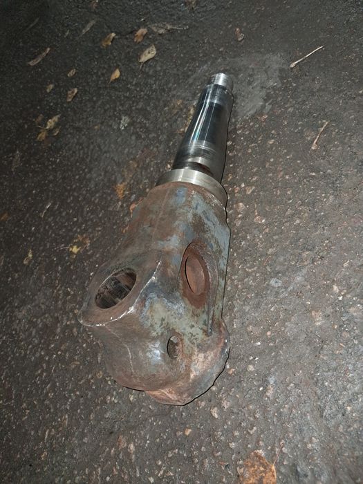 Шкворень на грейдеровщик продам