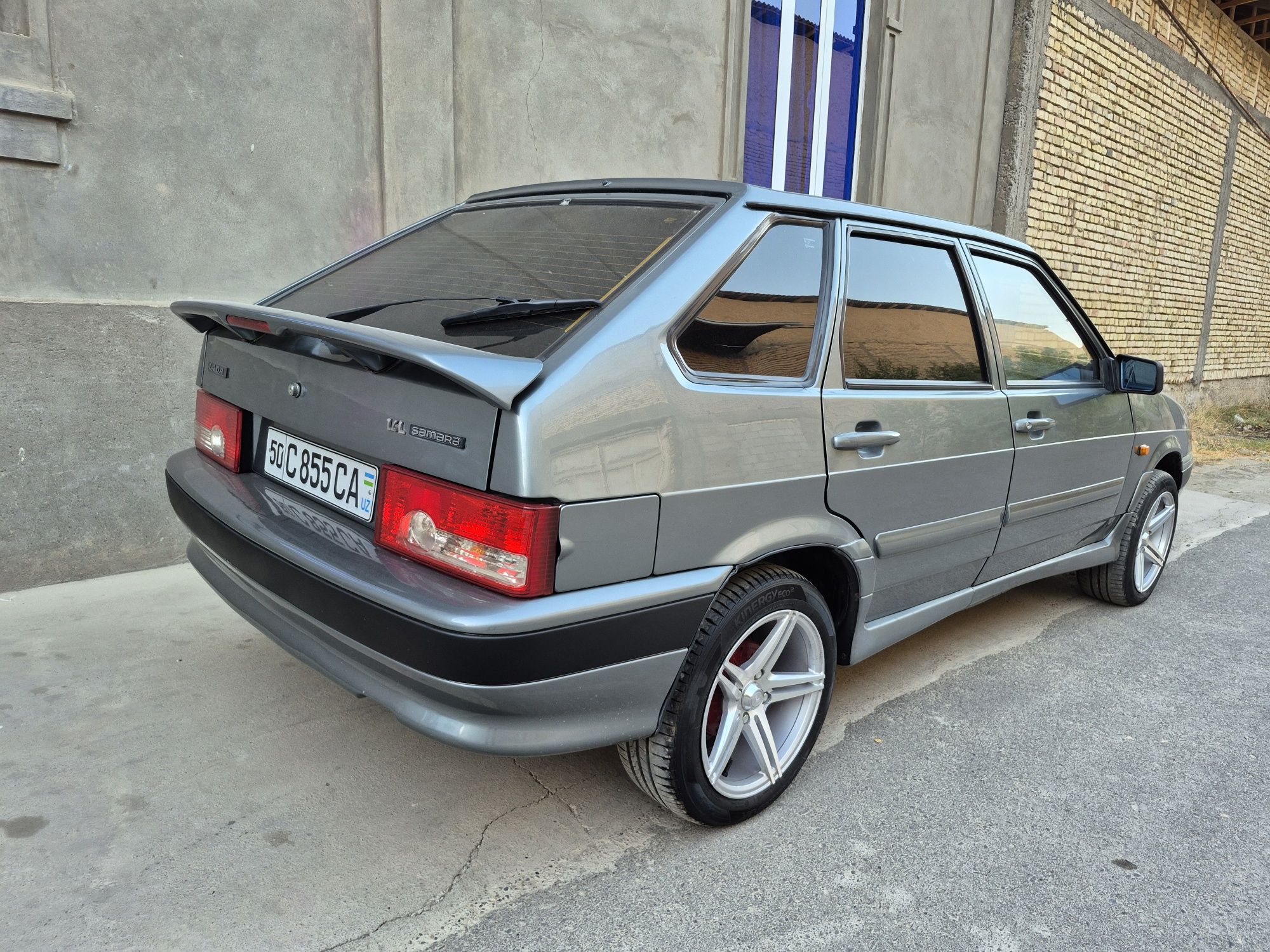 LADA ваз 2114 хэчбек 1,6 двигатель в хорошем состоянии ухоженная
