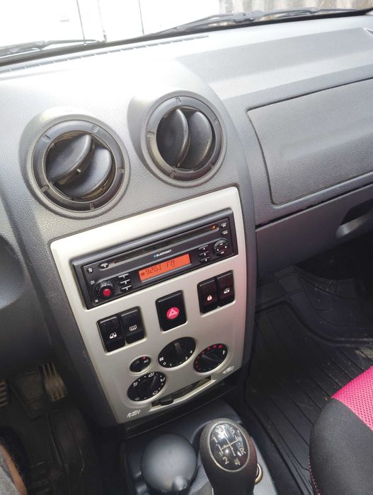 LOGAN 1,4 MPI Laureate +, 2007