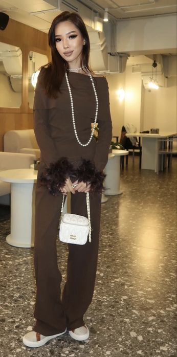 Кофточка шоколадного оттенка