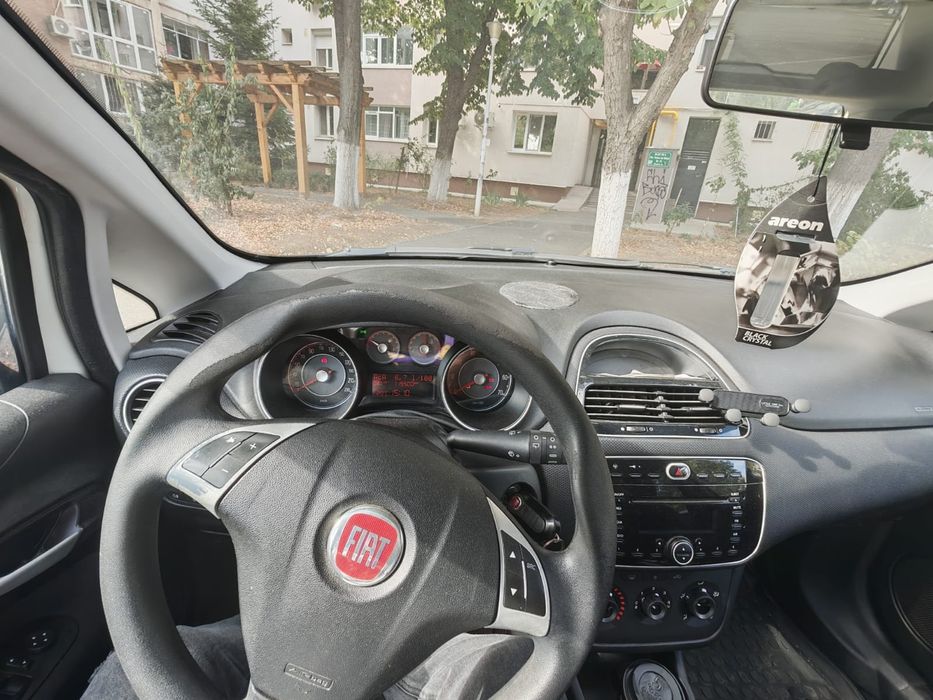 Vând URGENT FIAT Punto 1,3 Diesel an 2012 120000km 1800€