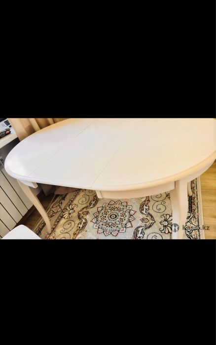 Стол с 4 стульями