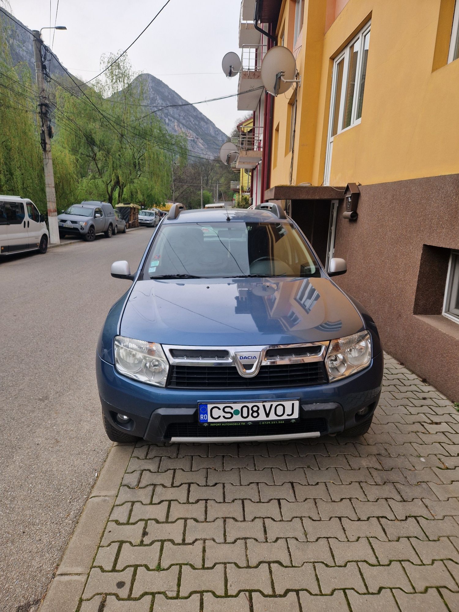 Vând Dacia Duster