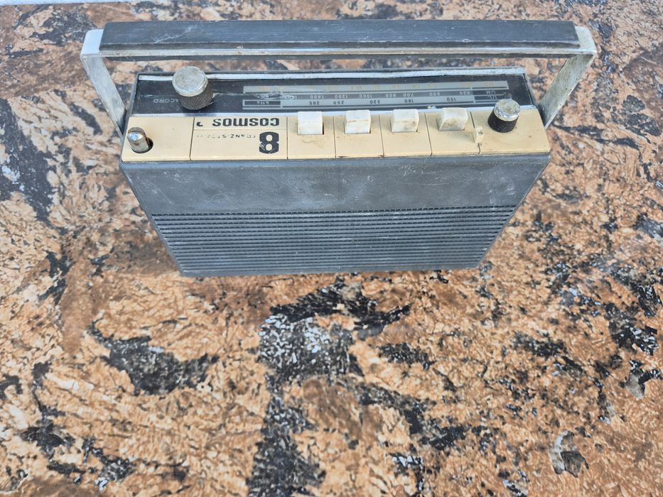 Vând Radio marca cosmos 5 made in România