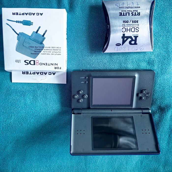 Nintendo DSi light