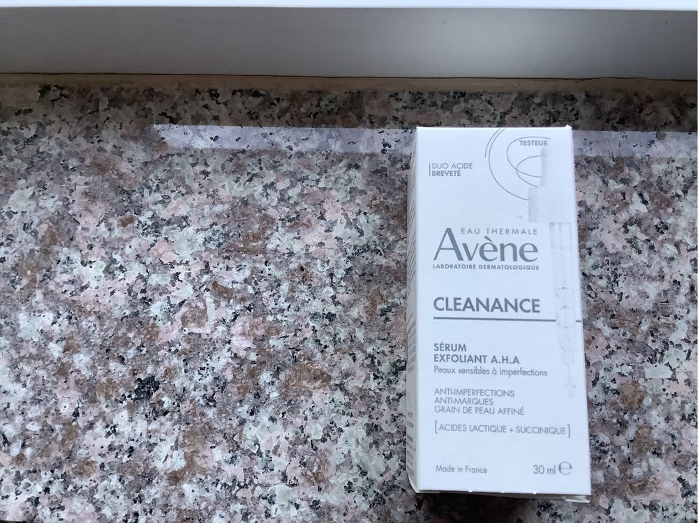 Avene ексфолиращ серум