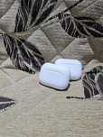 Airpods.    pro 2.