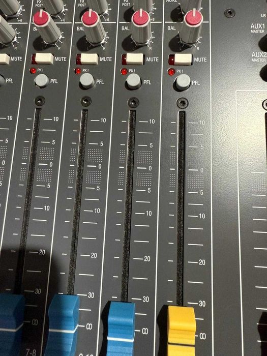 Mixer Allen & Heath ZED-12FX