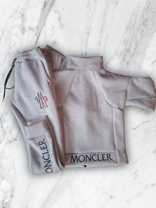 Ватирани дамски екипи moncler