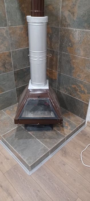 Камина на дърва почти нова