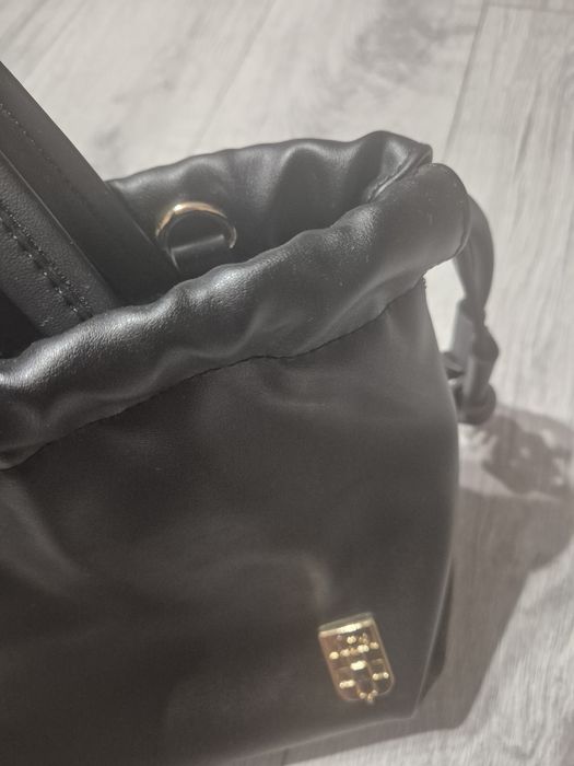 Дамски чанти Calvin Klein и Vince Kamuto