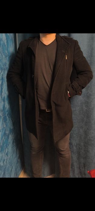 Vând palton bărbătesc mărimea L