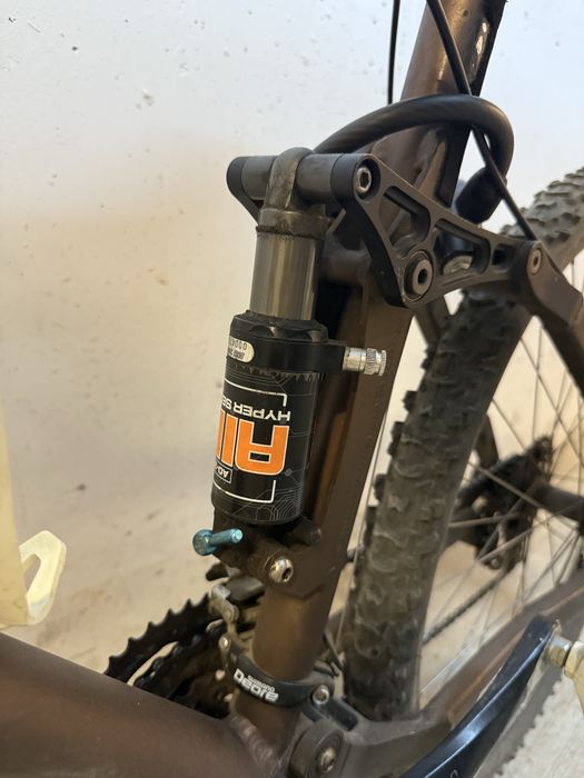 Bicicleta Hawk full-suspension