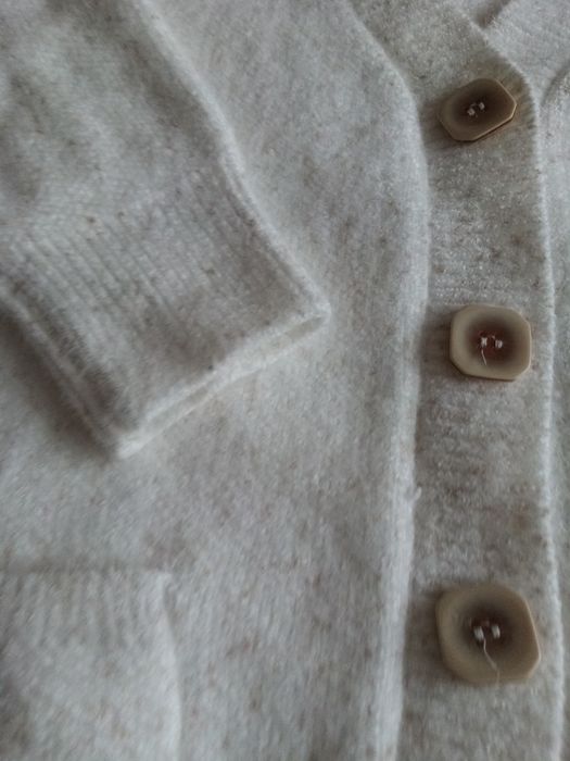 Дамска дебела зимна жилетка с копчета и джобове голям размер