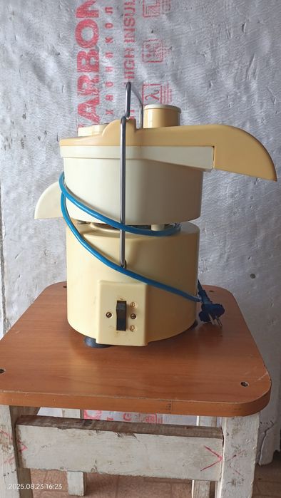 Продам соковыжималку