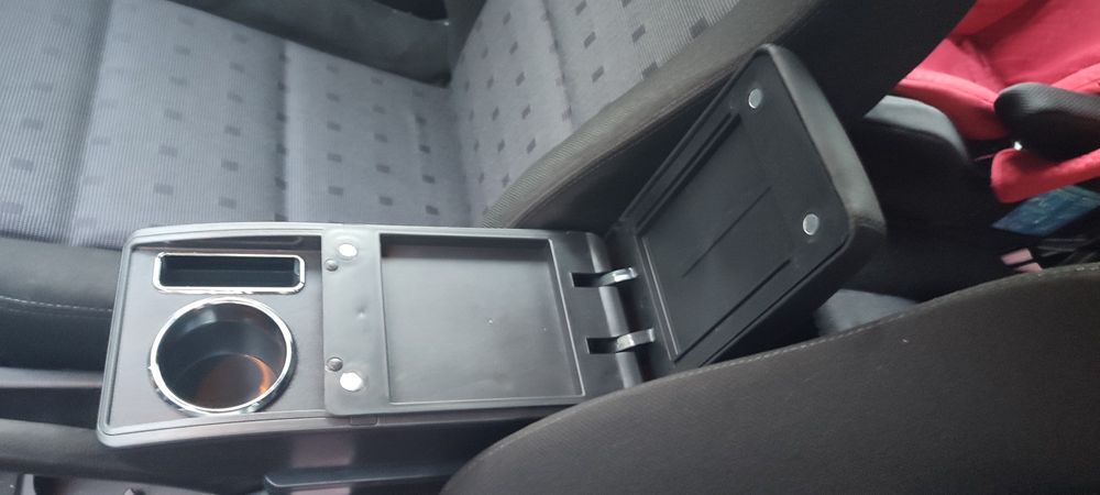 Подлакътник, организатор за Peugeot 307 SW