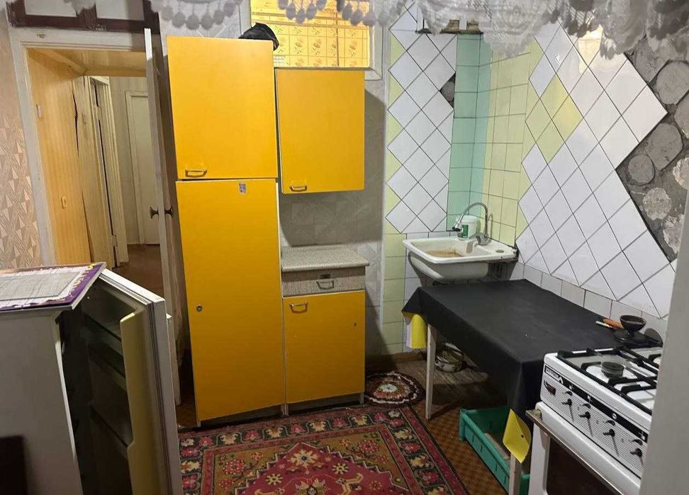 Продатся 3/2/4 Без ремонта. Площадь 64м2.