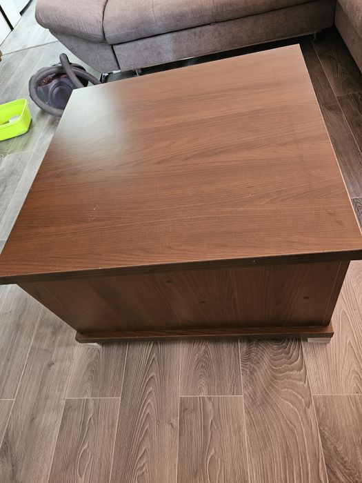Masuta  living/sufragerie