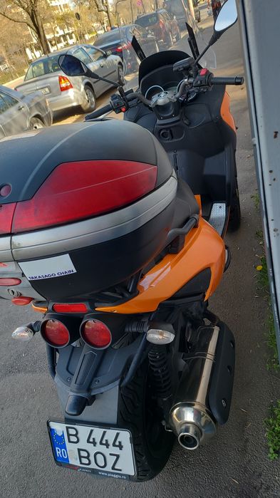 Gilera Fuoco 500 cc Maxiscuter    Piaggio mp3