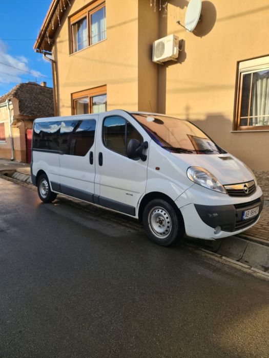 Opel Vivaro 8+1 Motor 2.5 An 2010