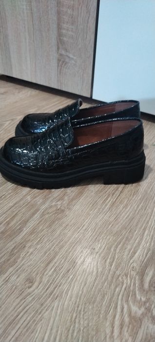 Лоуфъри с дебела подметка 33ном