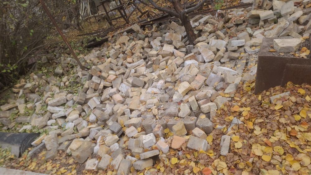 Отдам огнеупорный кирпич