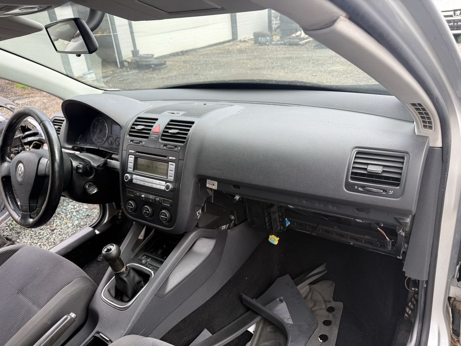 plansa bord vw golf 5 jetta an 2008