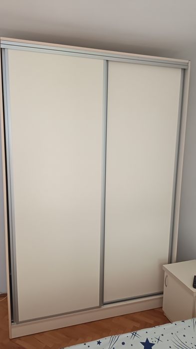 Vand mobilă de sufragerie și dressing dormitor