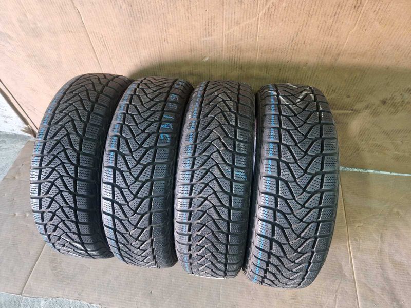 4 Firestone R14C 175/65
зимни бусови гуми 
DOT3517