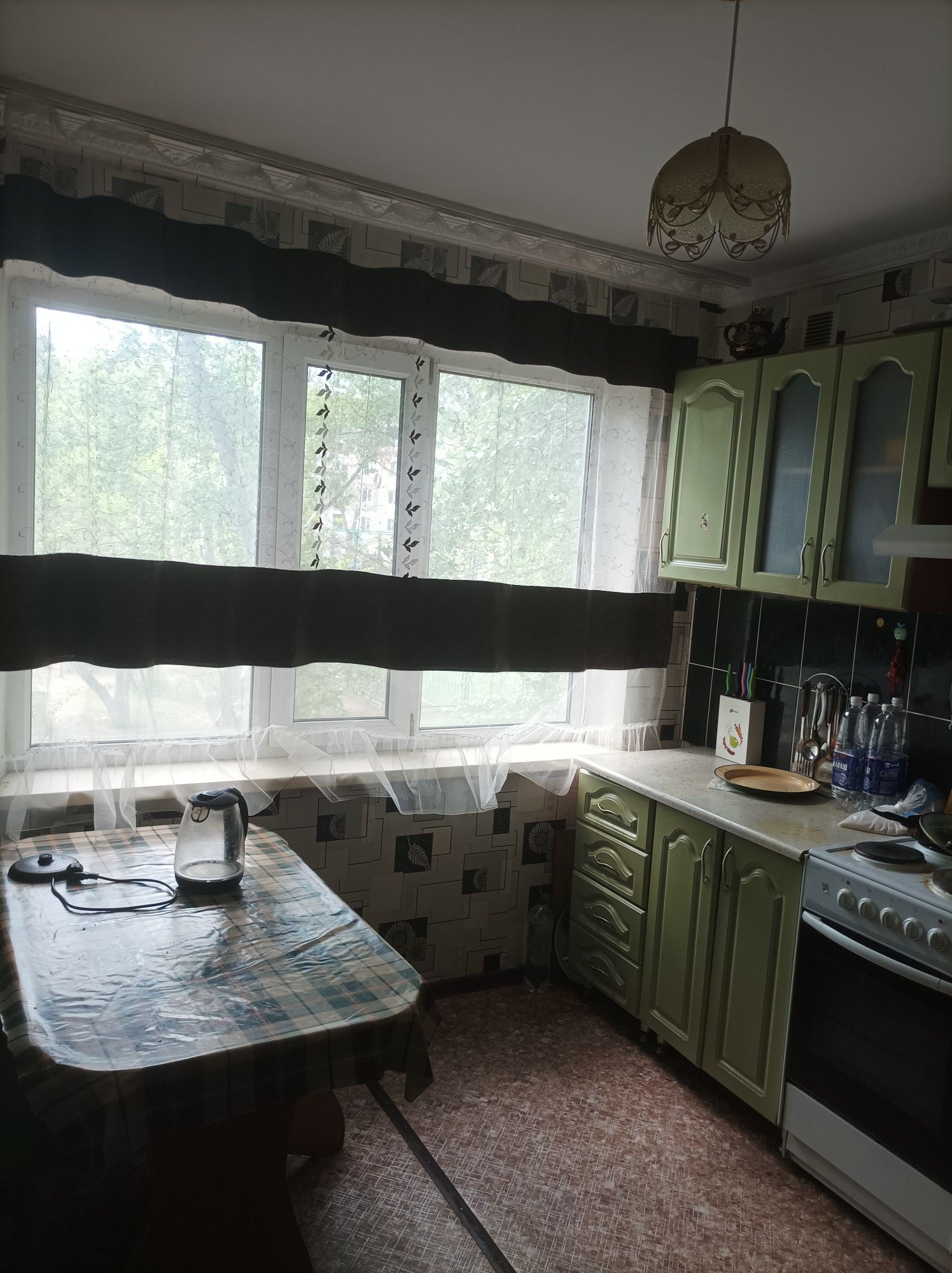 Продам 2 комнатную квартиру .  Срочно