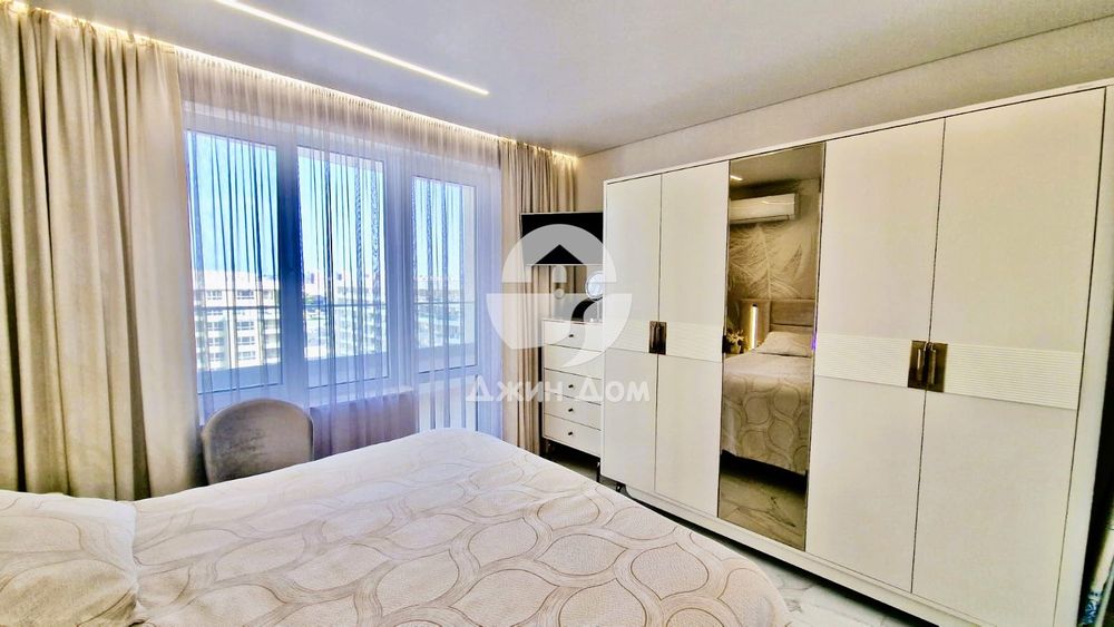 Продава се Тристаен апартамент в Бургас, Славейков - 120 кв.м за 2917 €/кв.м - Снимка #6
