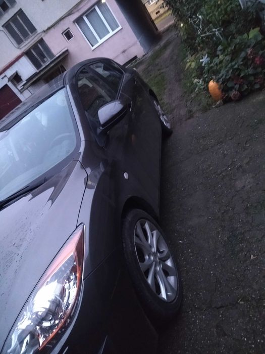 Vând sau schimb Mazda 3 an 2010
