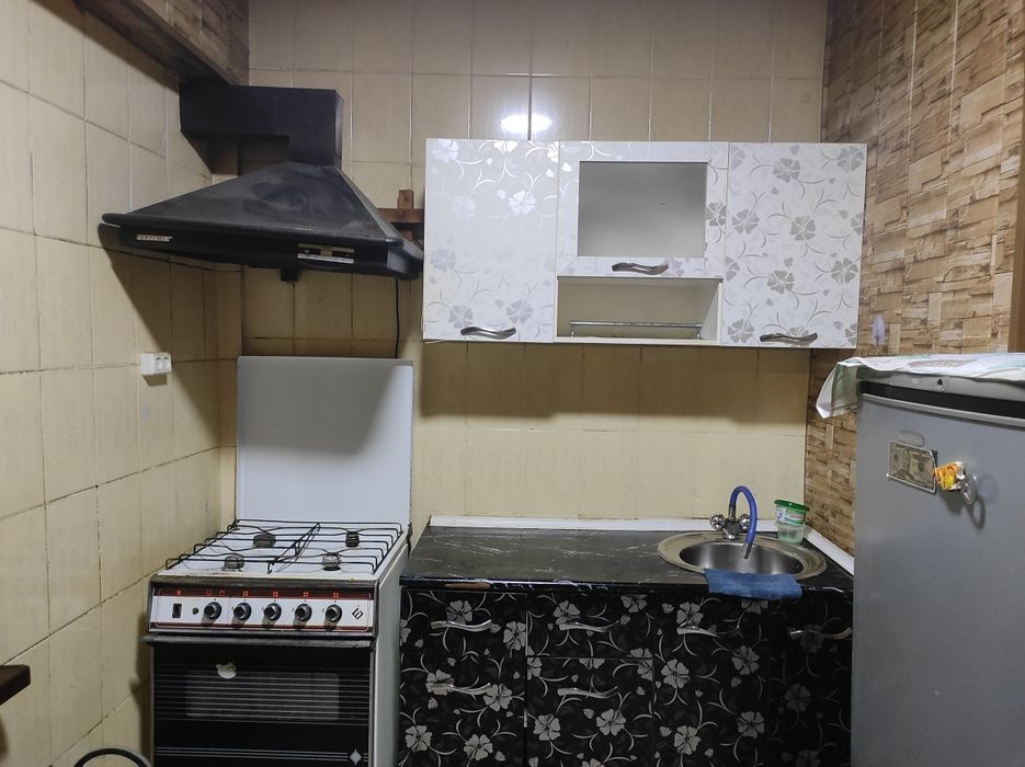 Сергели 1 мавзеда 3 хонали кв. ижарага берилади 400 у.е.