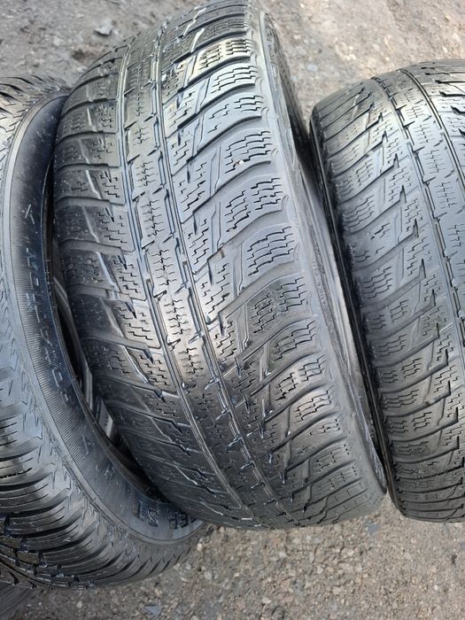 Vand 2 anvelope 225 60 17 nokian de iarna