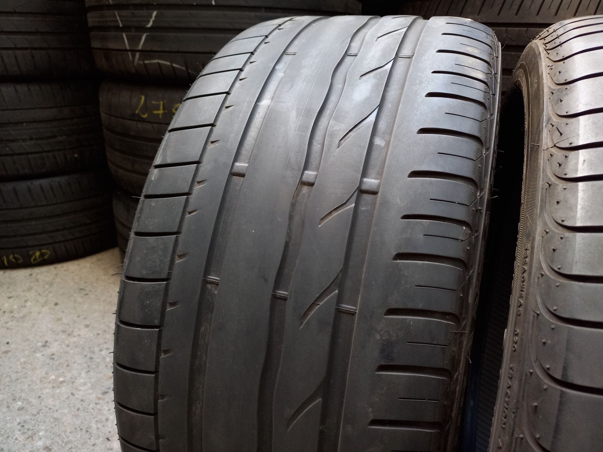 Anvelope second vară 275 40 R18 Bridgestone RFT