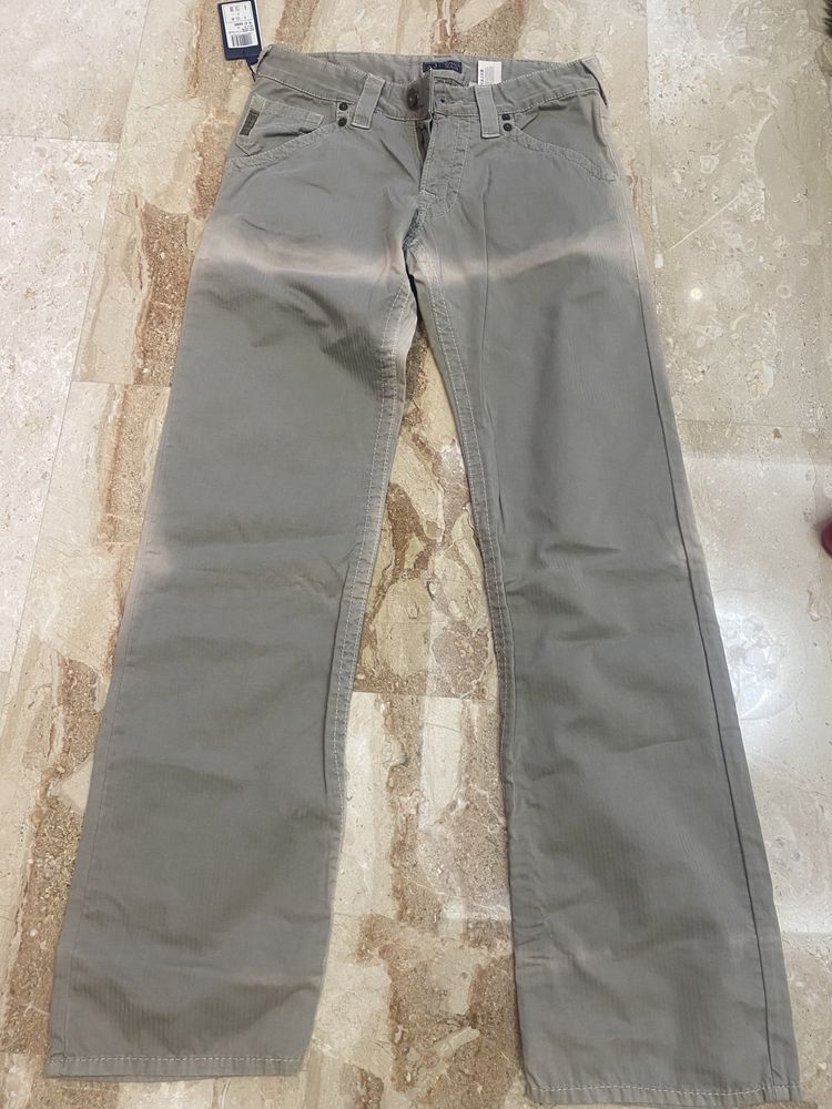 Pantaloni barbati Armani casual noi bej