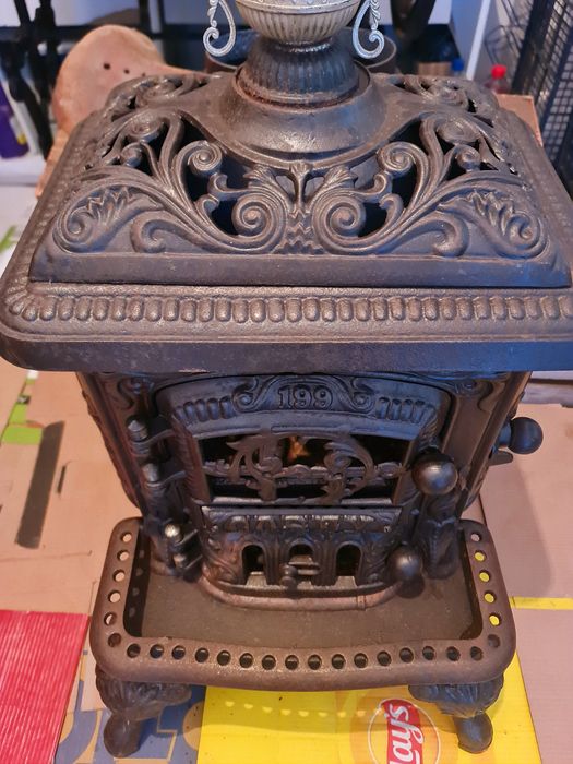Semineu-soba fonta antic Cosey din anul 1890