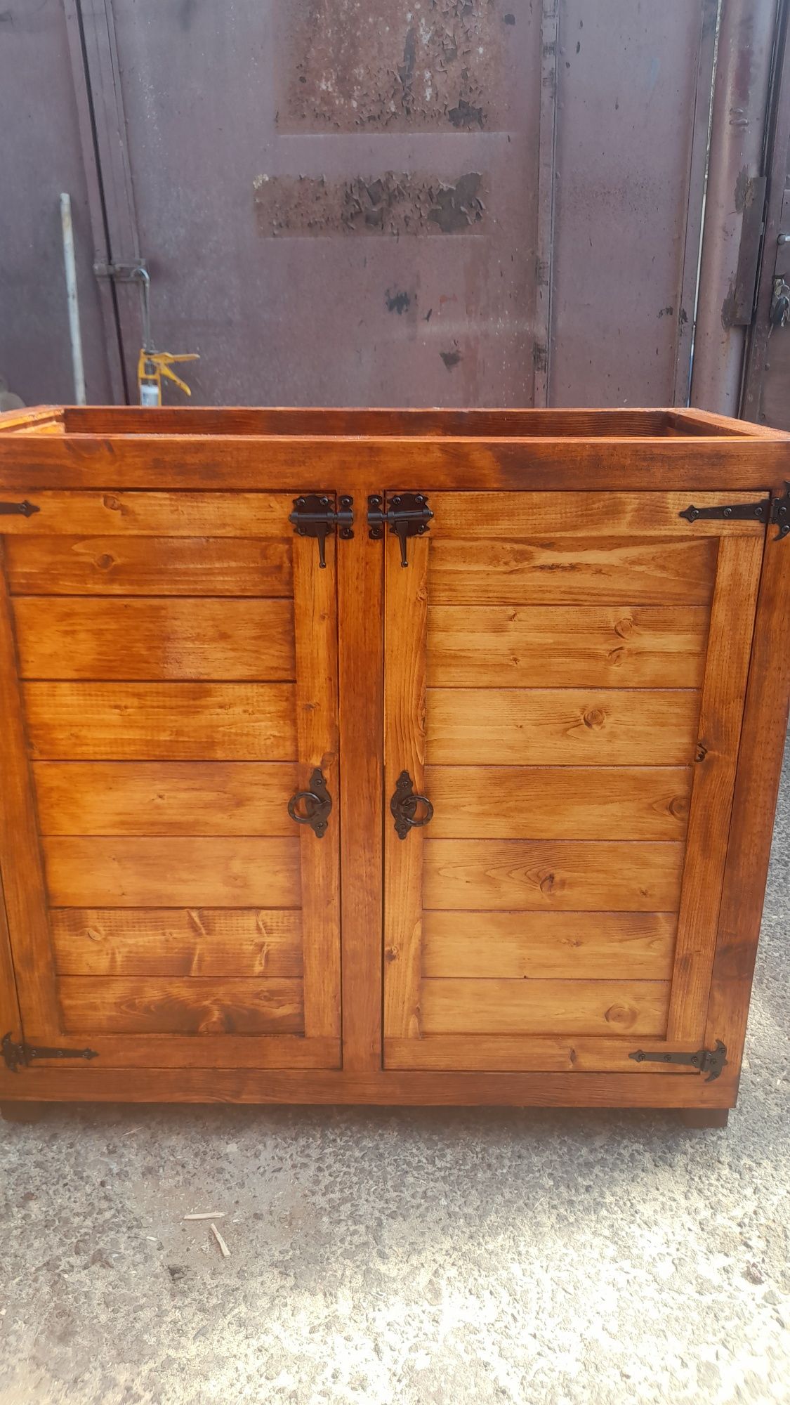 Mobilier rustic pentru bucătărie sau terasa