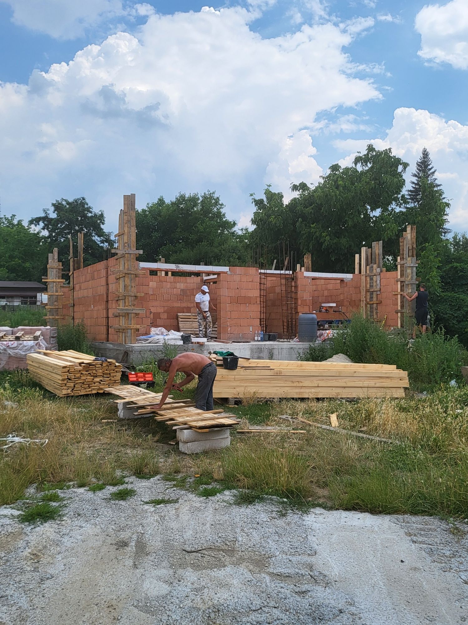 Executam case!!Echipa de construcții.case,garduri,,fațade,terasamante