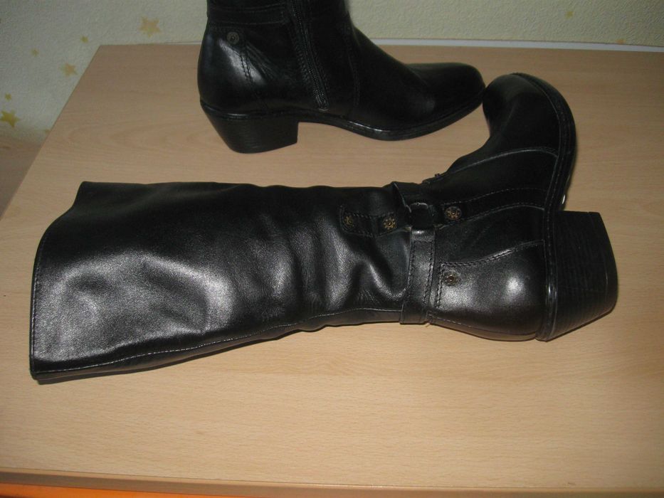 Шити и лепени кожени нови ботуши