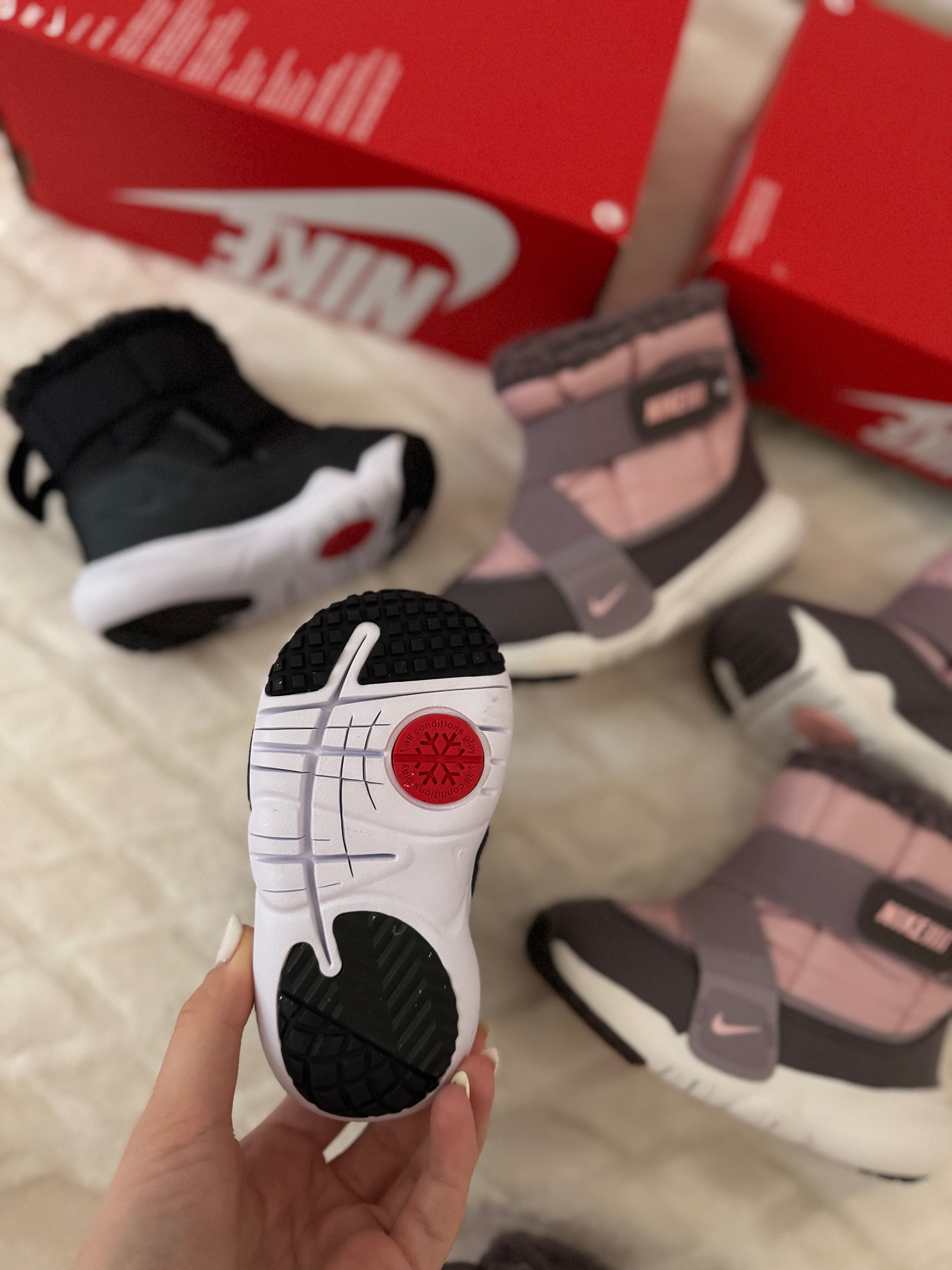 Нови детски ботушки Nike,размер: 21 и 23.5