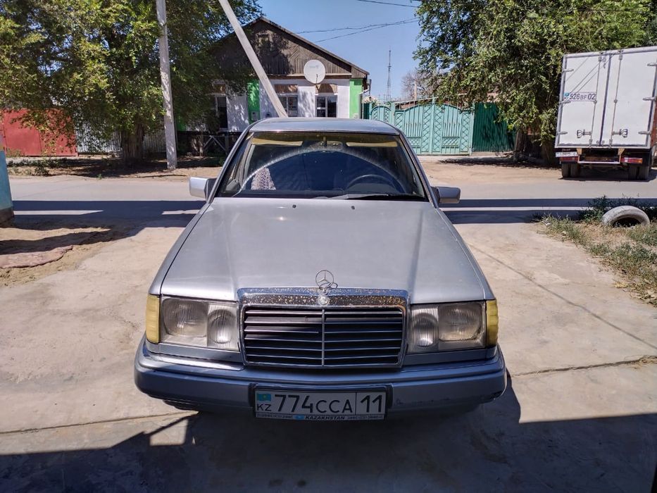 Mercedes     260