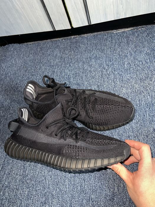 Yeezy Boost 350V2 Onyx
