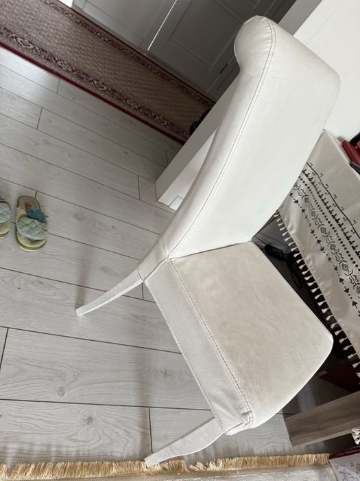 Стулья белые 6 штук