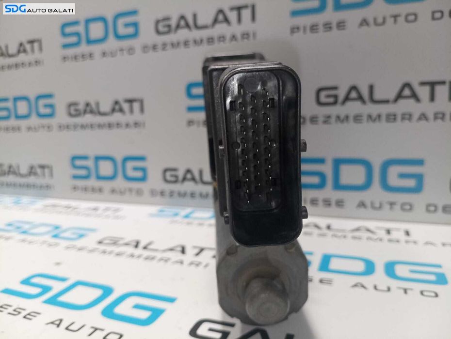 Motoras Macara cu Modul Calculator pentru Geam Sticla de la Usa Portiera Stanga Fata Sofer Volkswagen Passat B5 1997 - 2001 Cod 0130821695 105404-301 05074200 S0003170401 [2882]