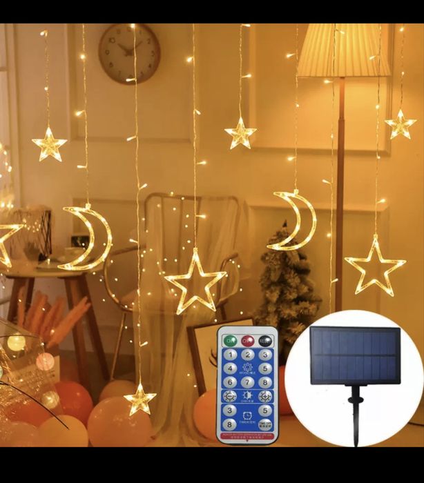 Гирлянда в форме звездочки и луна.